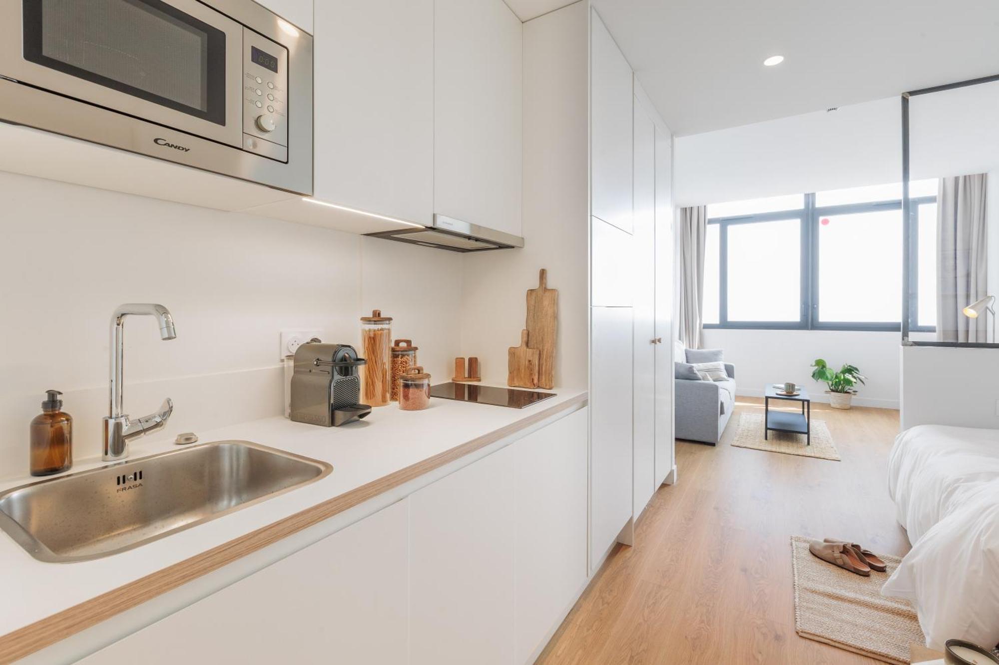 The Babel Community - Bastille Aparthotel *